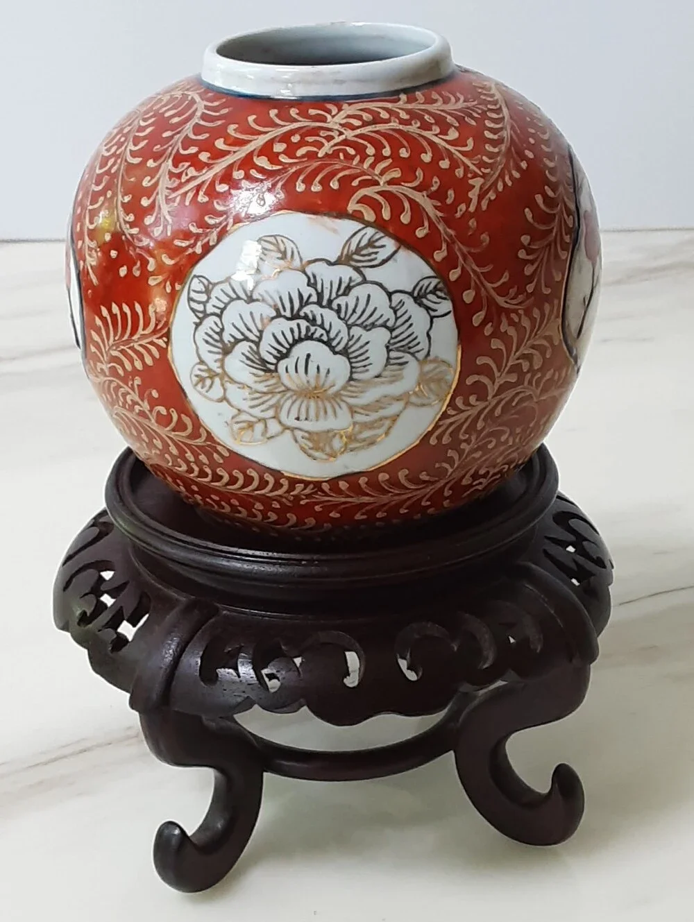 Vintage Imari Terracotta Red Hand-Painted Floral Porcelain Ginger Jar 4.5